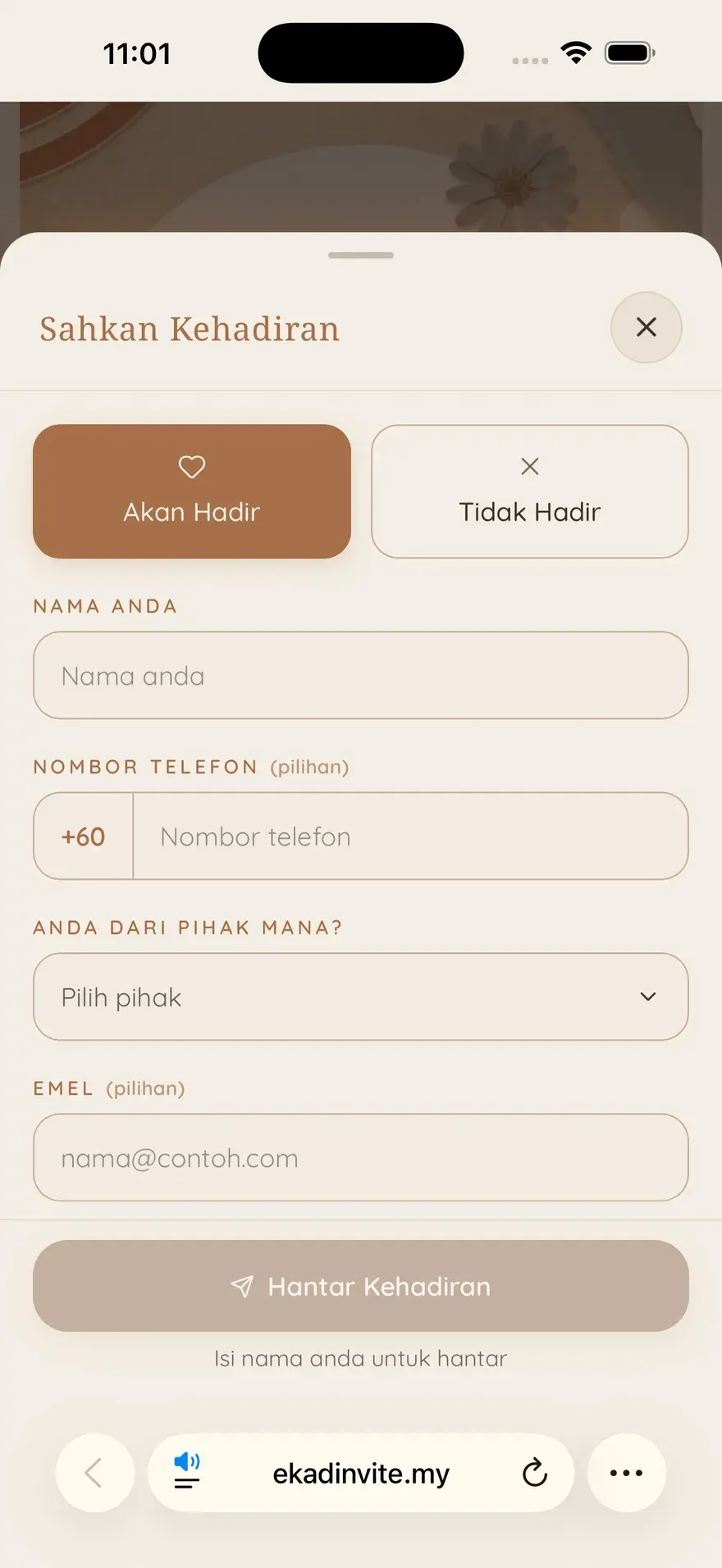 Tahu siapa yang akan datang — dipaparkan di dalam kad EkadInvite sebenar pada telefon